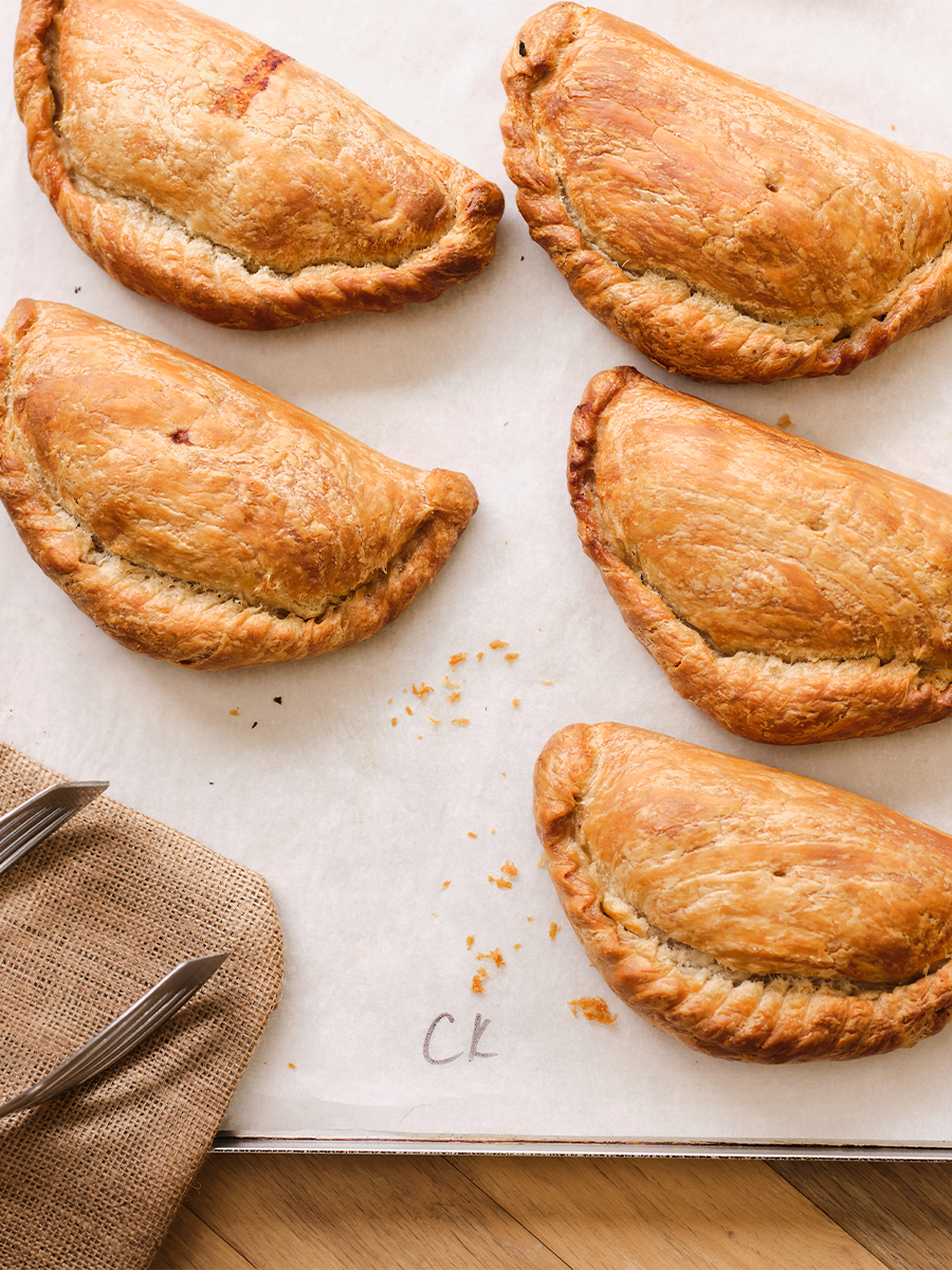 The Cornish Oven Pasties By Post Flaky Chicken Pasty-02